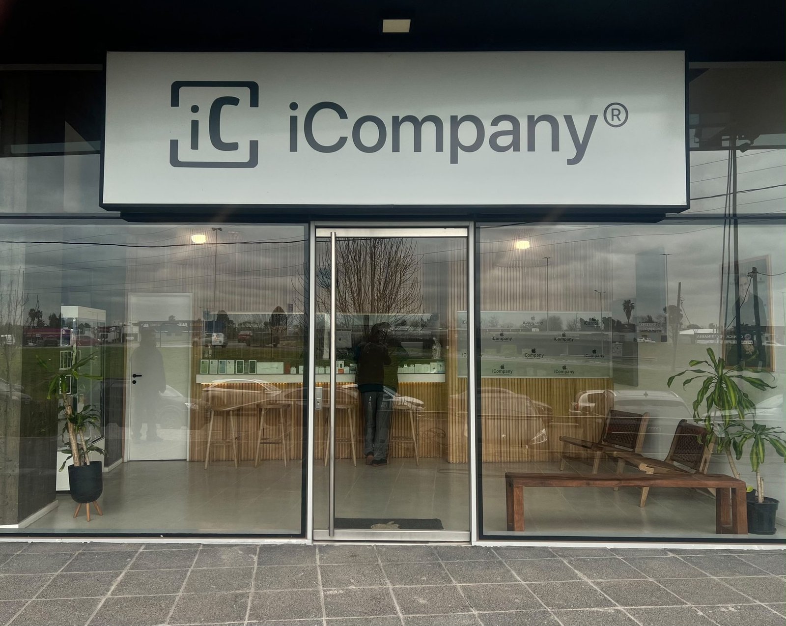 Local iCompany